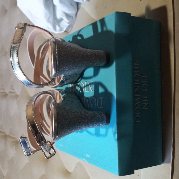 Wedge Heels - Picture 3 of 3